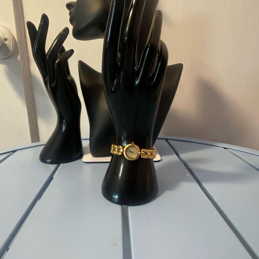 Vintage Elgin Quartz Gold Tone Bracelet Watch Women’s Small Dress Jewelry Style